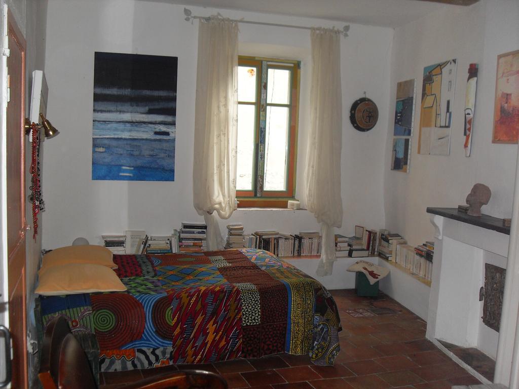 Chambre D'Hotes Les Bienvenus Lagrasse Exterior foto