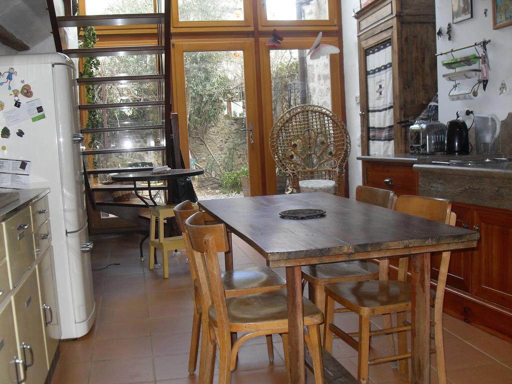 Chambre D'Hotes Les Bienvenus Lagrasse Exterior foto